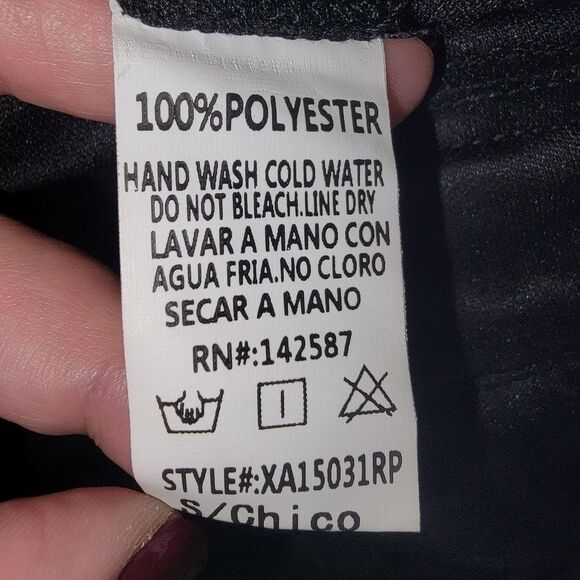 Xtaren black deep-v floral lace shorts romper size Small - Picture 9 of 9